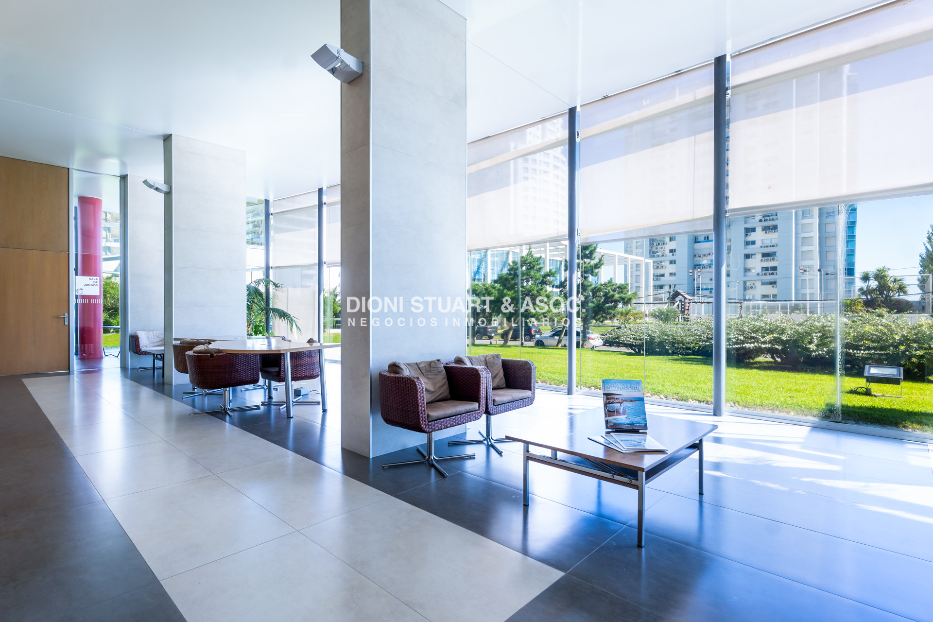 Apartamento ID.938 - GALA TOWER DEPARTAMENTO ESQUINERO 3 DORMITORIOS VISTA AL MAR - PLAYA MANSA - CON PARRILLERO
