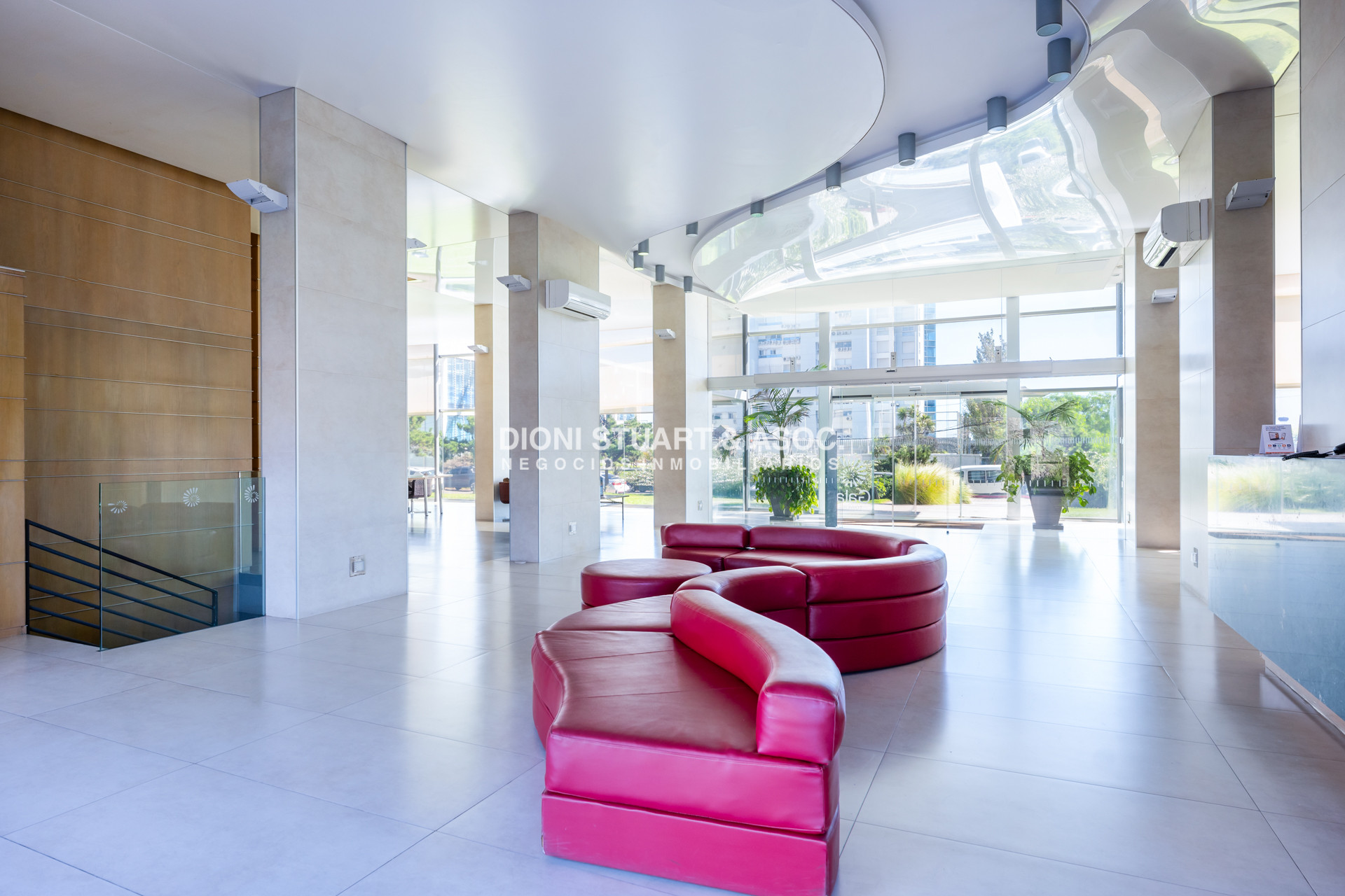 Apartamento ID.938 - GALA TOWER DEPARTAMENTO ESQUINERO 3 DORMITORIOS VISTA AL MAR - PLAYA MANSA - CON PARRILLERO