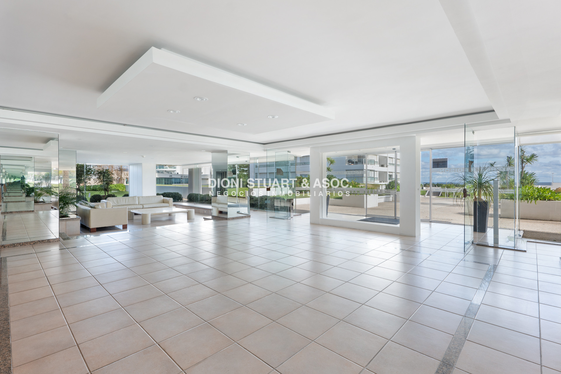 Apartamento ID.399 - Apartamento en Venta en Playa Mansa - Complejo Lincoln Center - Todos Los Amenities - 2 Dorm 