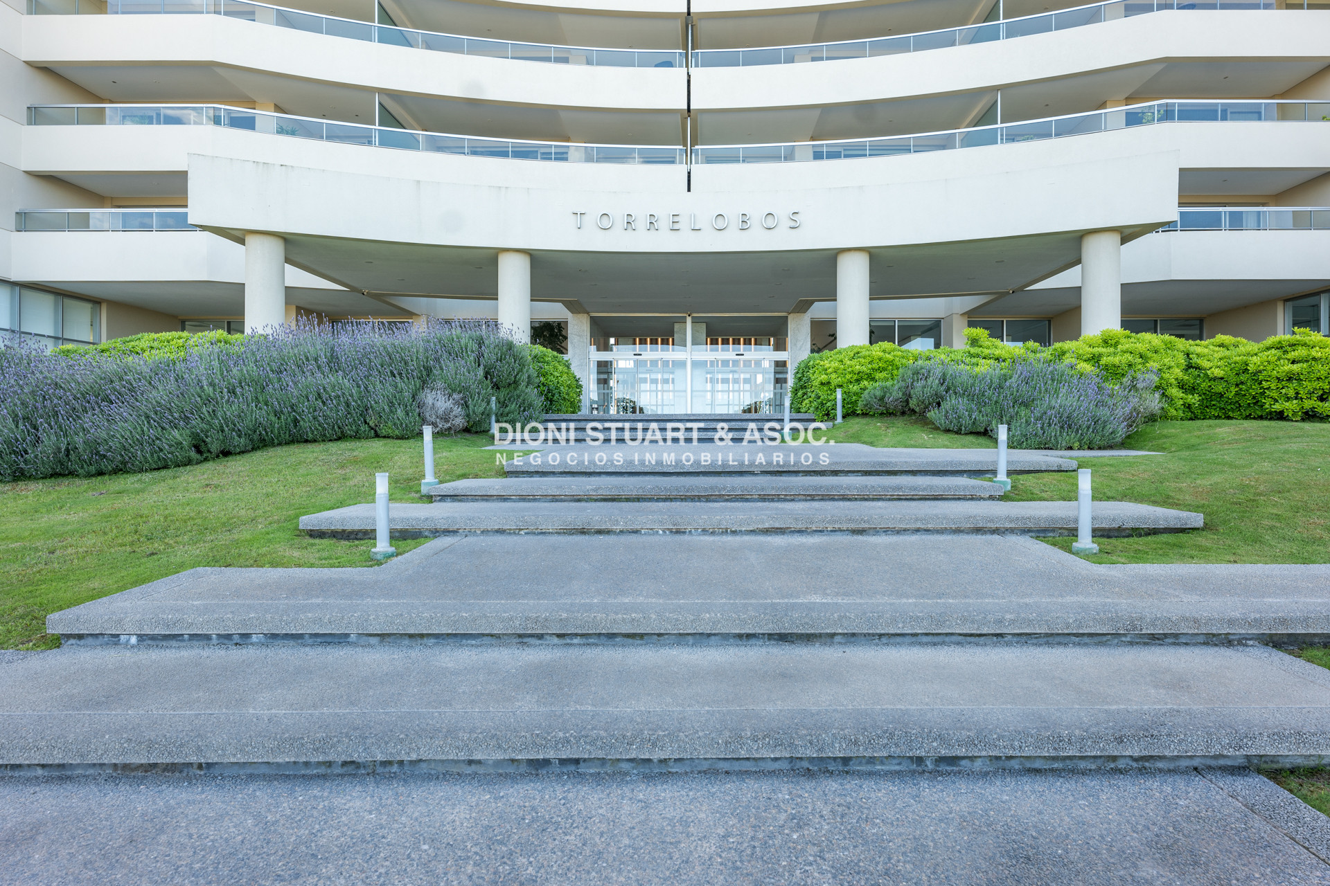 Apartamento ID.839 - Torre Lobos Esquinero - 3 Dorm en suite + Dep.