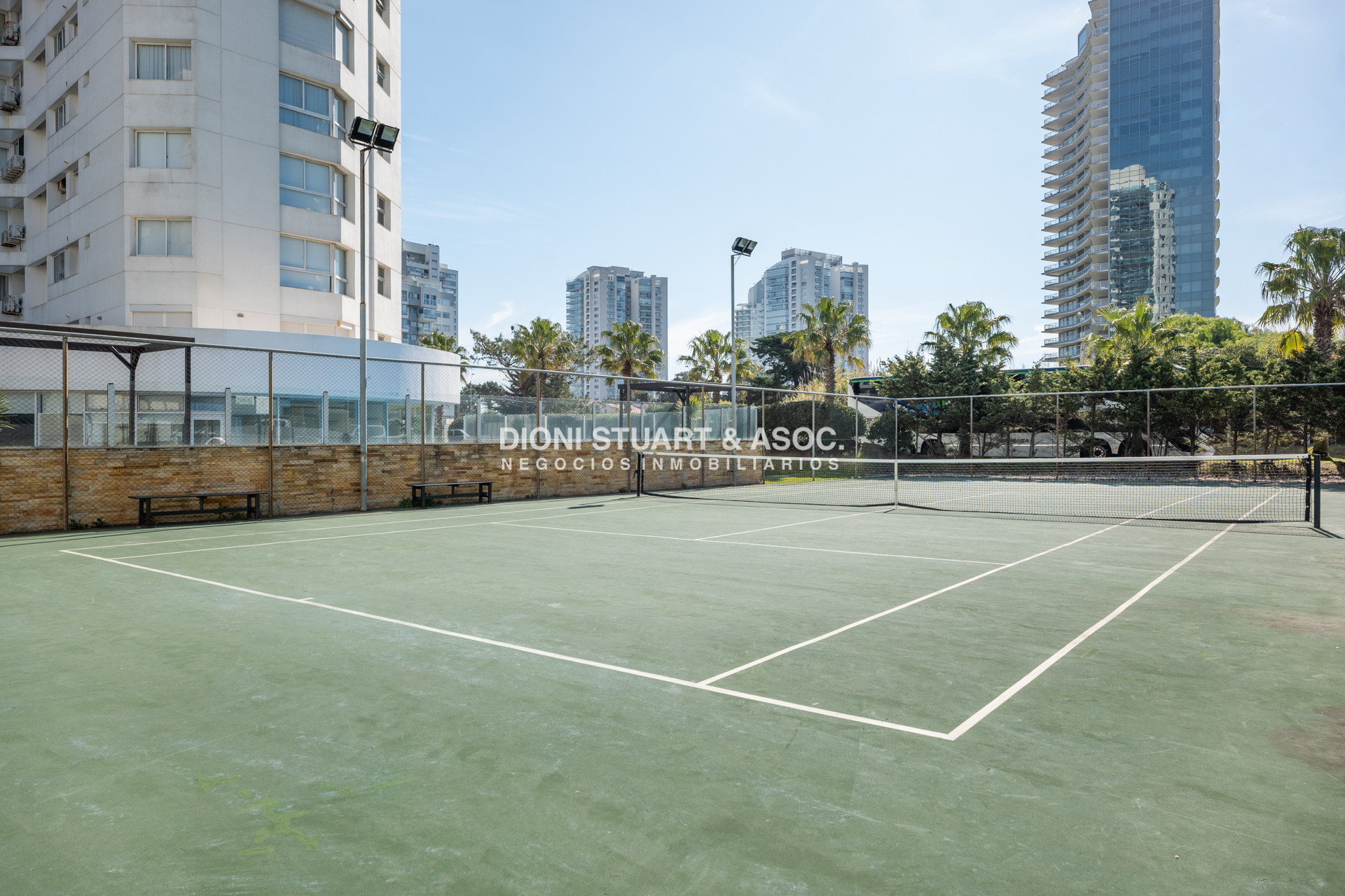 Apartamento ID.739 - DEPARTAMENTO EN VENTA EN CASINO TOWER - 2 DORM EN SUITE - TODOS LOS AMENITIES