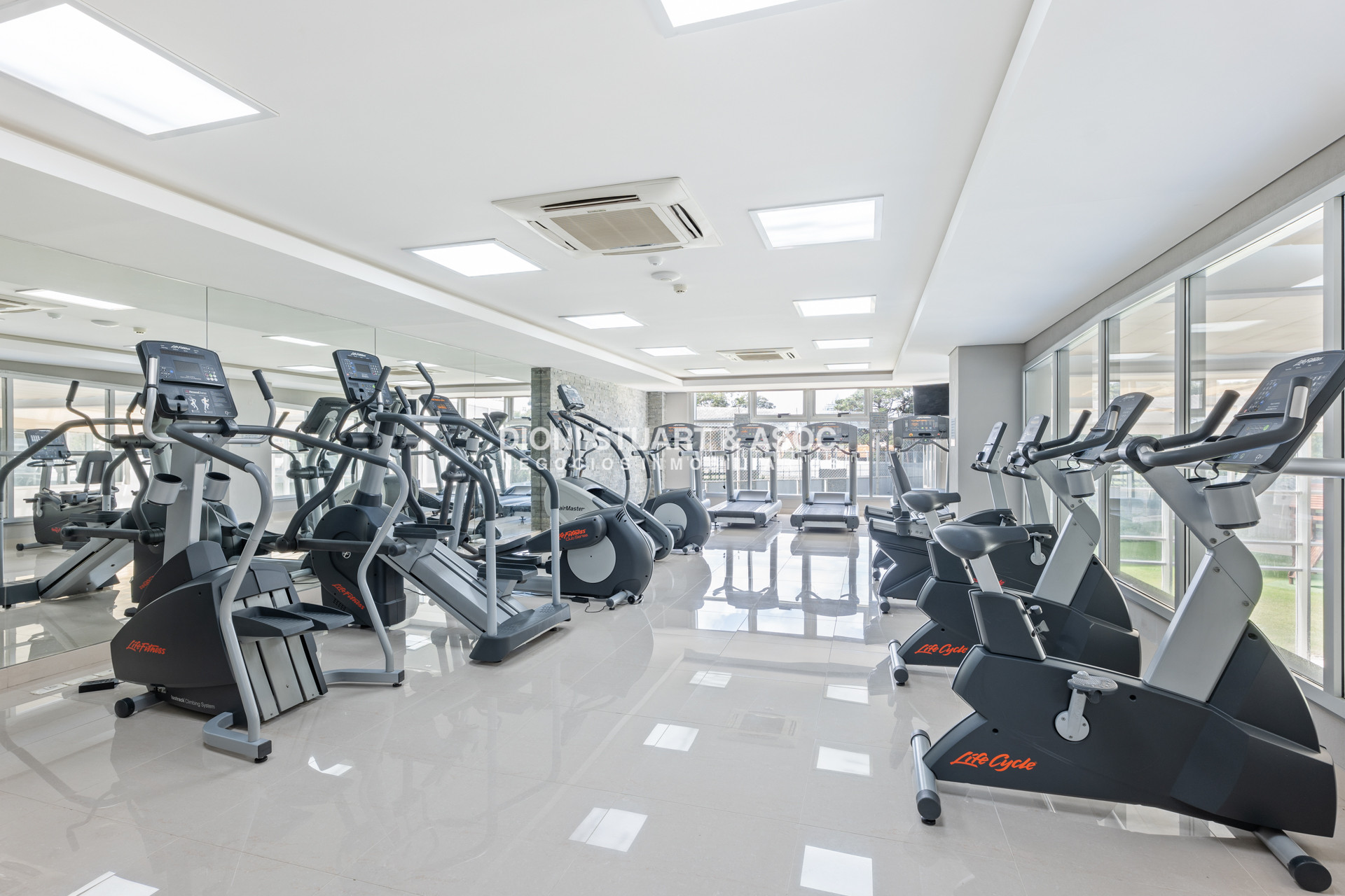 Apartamento ID.660 - Alquiler Anual o Invernal - Temporada  - Miami Boulevard I - 2 Dormitorios - Todos los Amenities - Playa Mansa