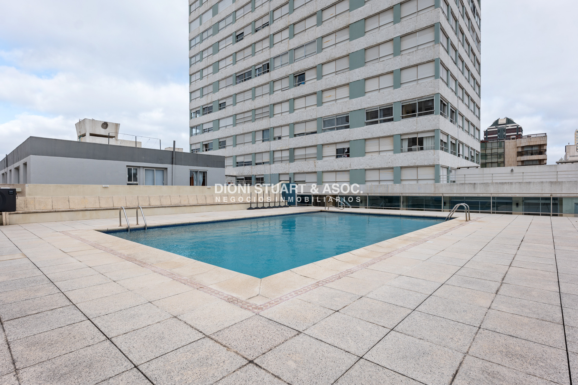 Apartamento ID.681 - Apartamento En Venta - En Gorlero - Peninsula - 2 Dormitorios - Edificio Michelangelo