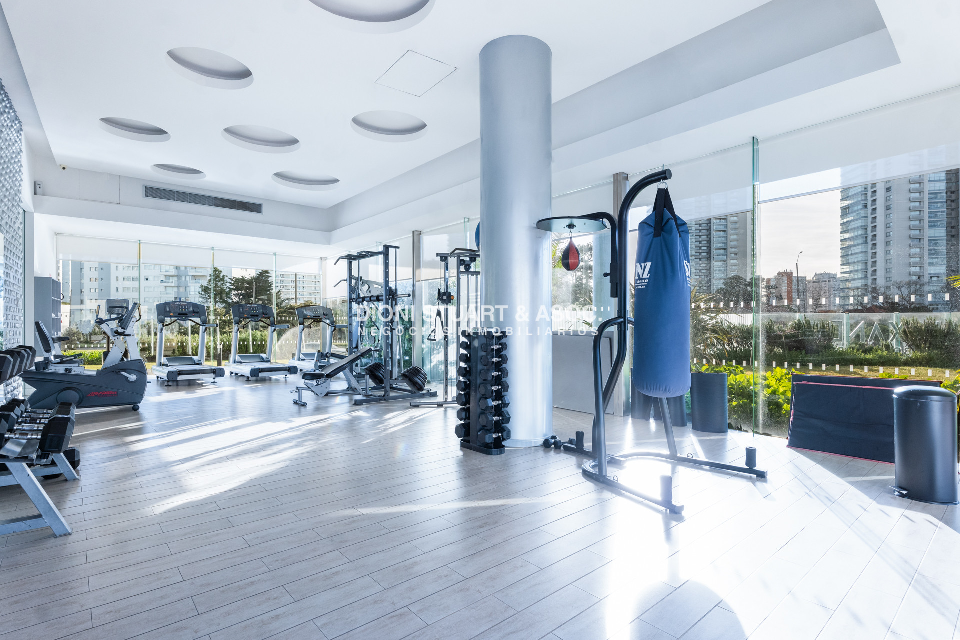 Apartamento ID.1114 - VENTA APARTAMENTO 3 DORMITORIOS EN SUITE - ALEXANDER BOULEVARD ESQUINERO 