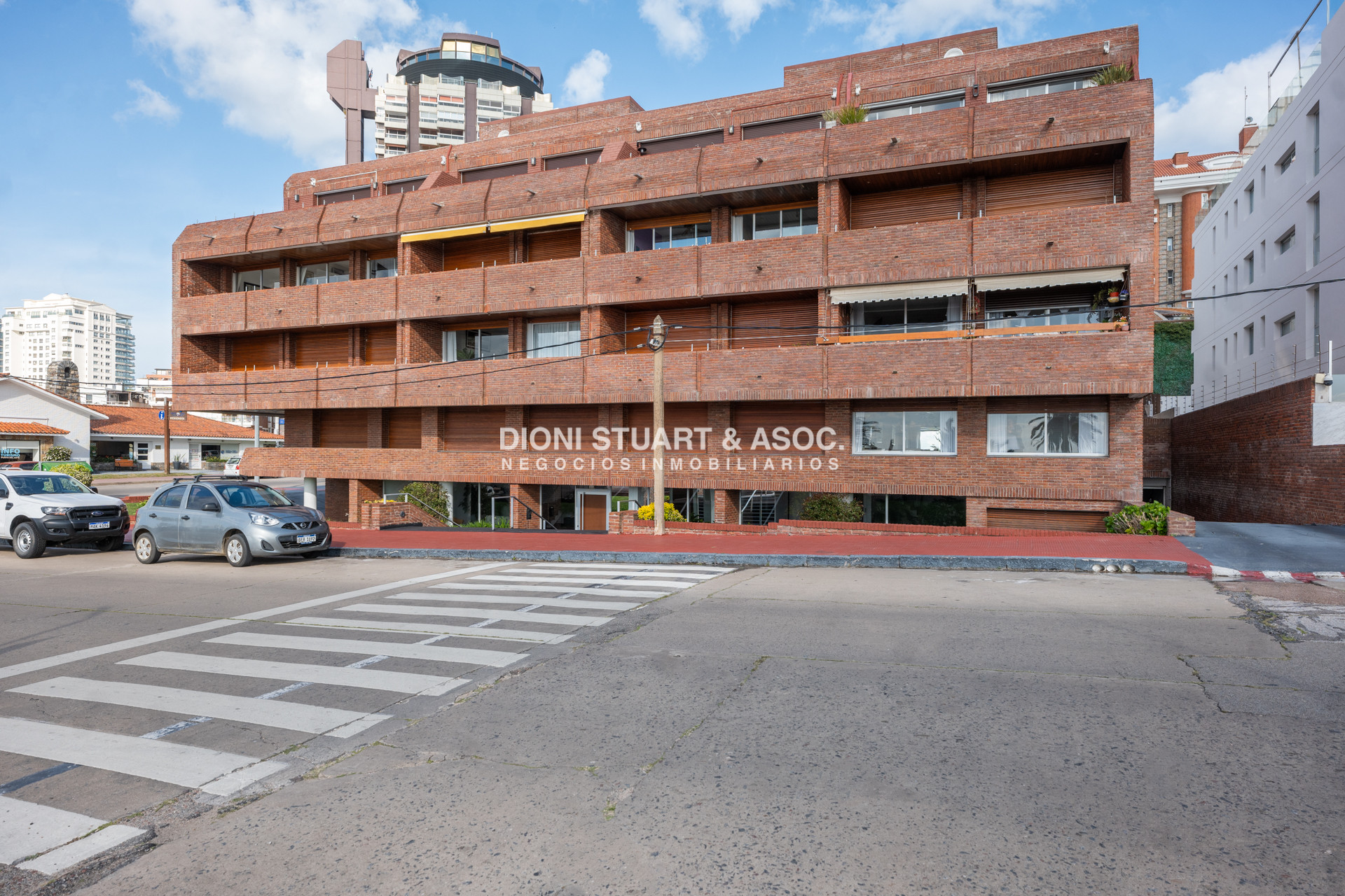 Apartamento ID.1124 - VENTA APRTAMENTO 3 DORMITORIOS PLAYA MANSA - EDIFICIO CIVITAVECCHIA
