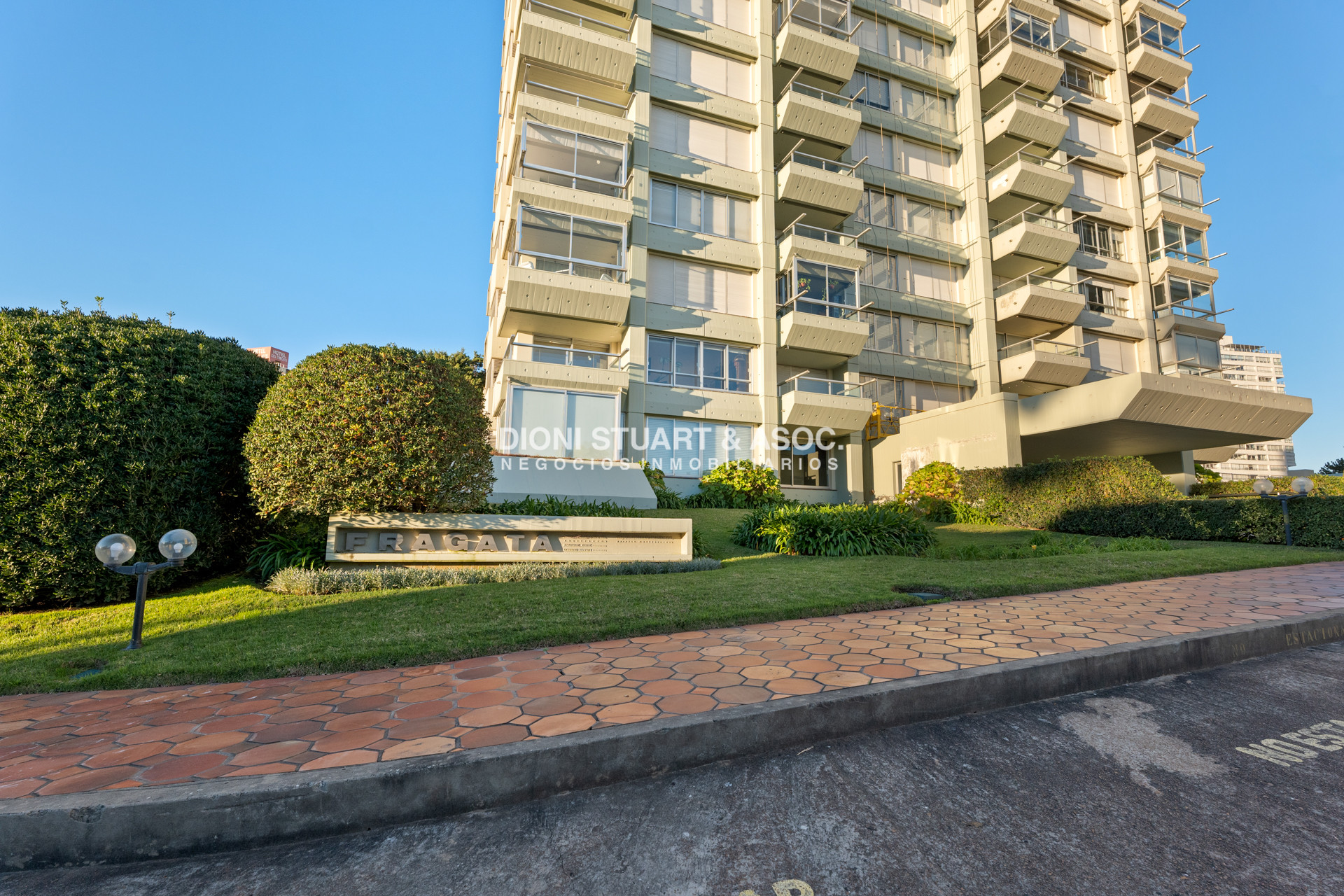 Apartamento ID.687 - Alquiler de Temporada - Edificio Fragata - Frente al Mar - 3 Dormitorios - Todos los Amenities
