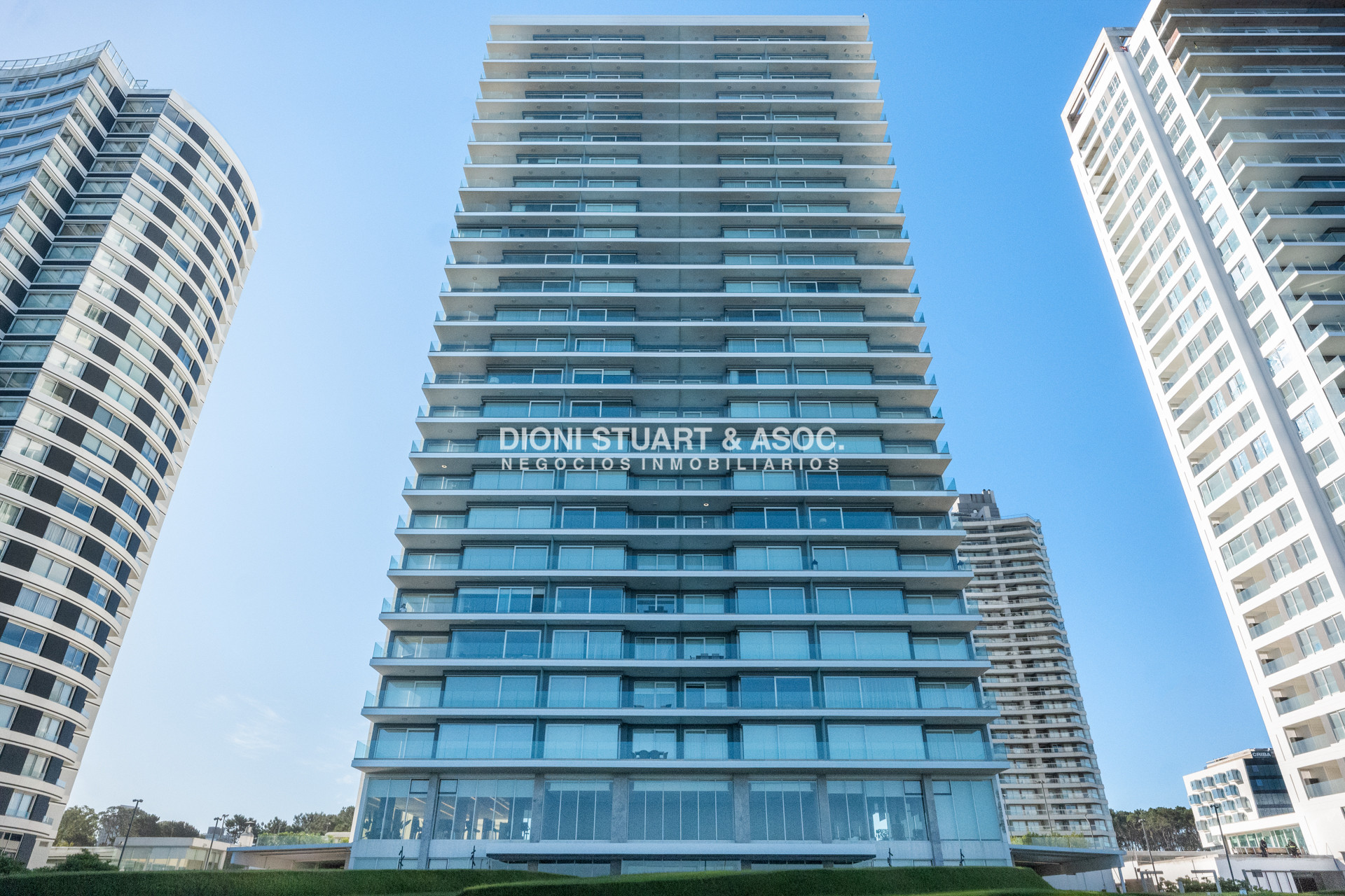 Apartamento ID.829 - DEPARTAMENTO EN VENTA EN LE PARC III UNIFICADO - IMPONENTE