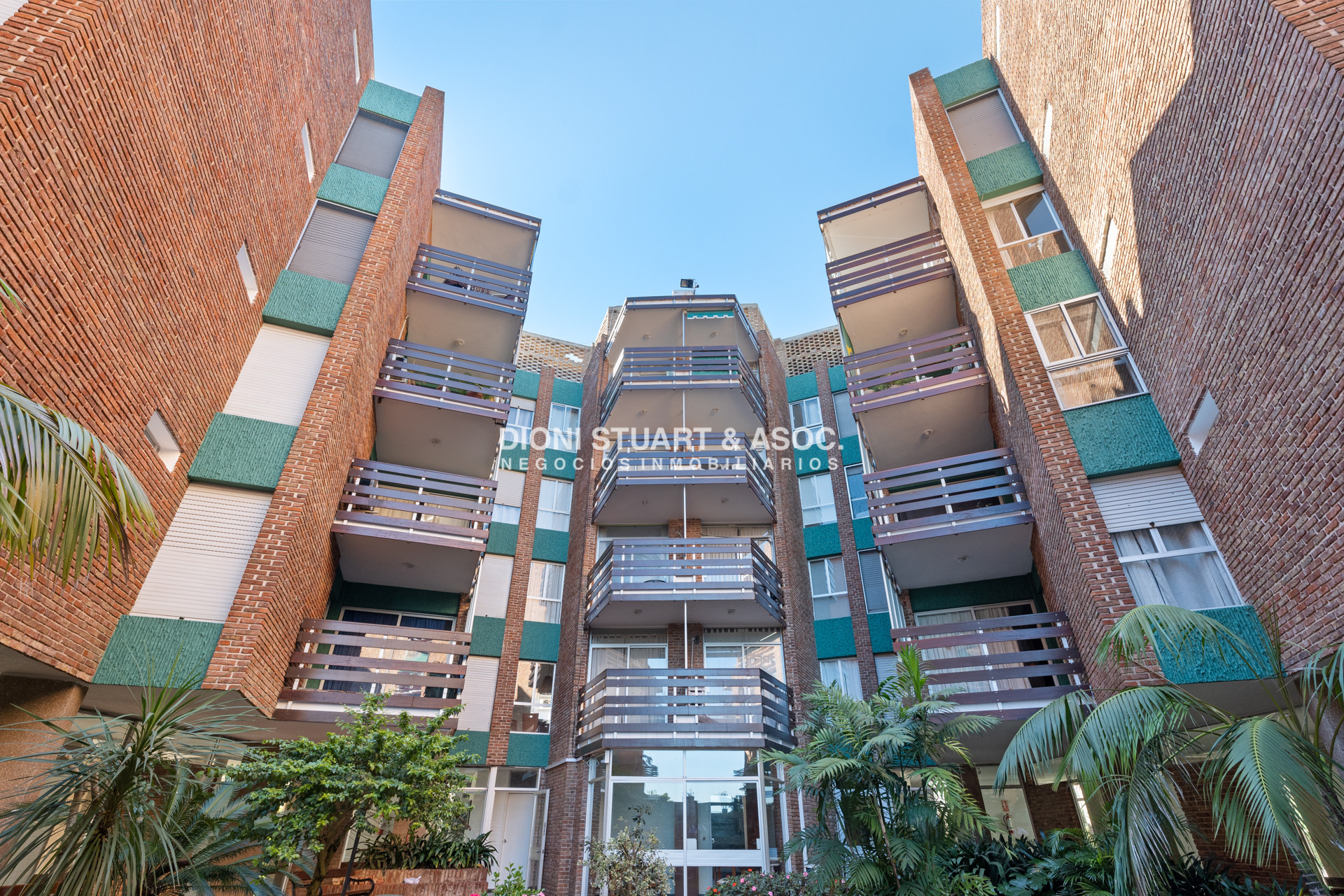 Apartamento ID.688 - Apartamento en Oportunidad Frente al Mar - Euromar - 3 Dormitorios