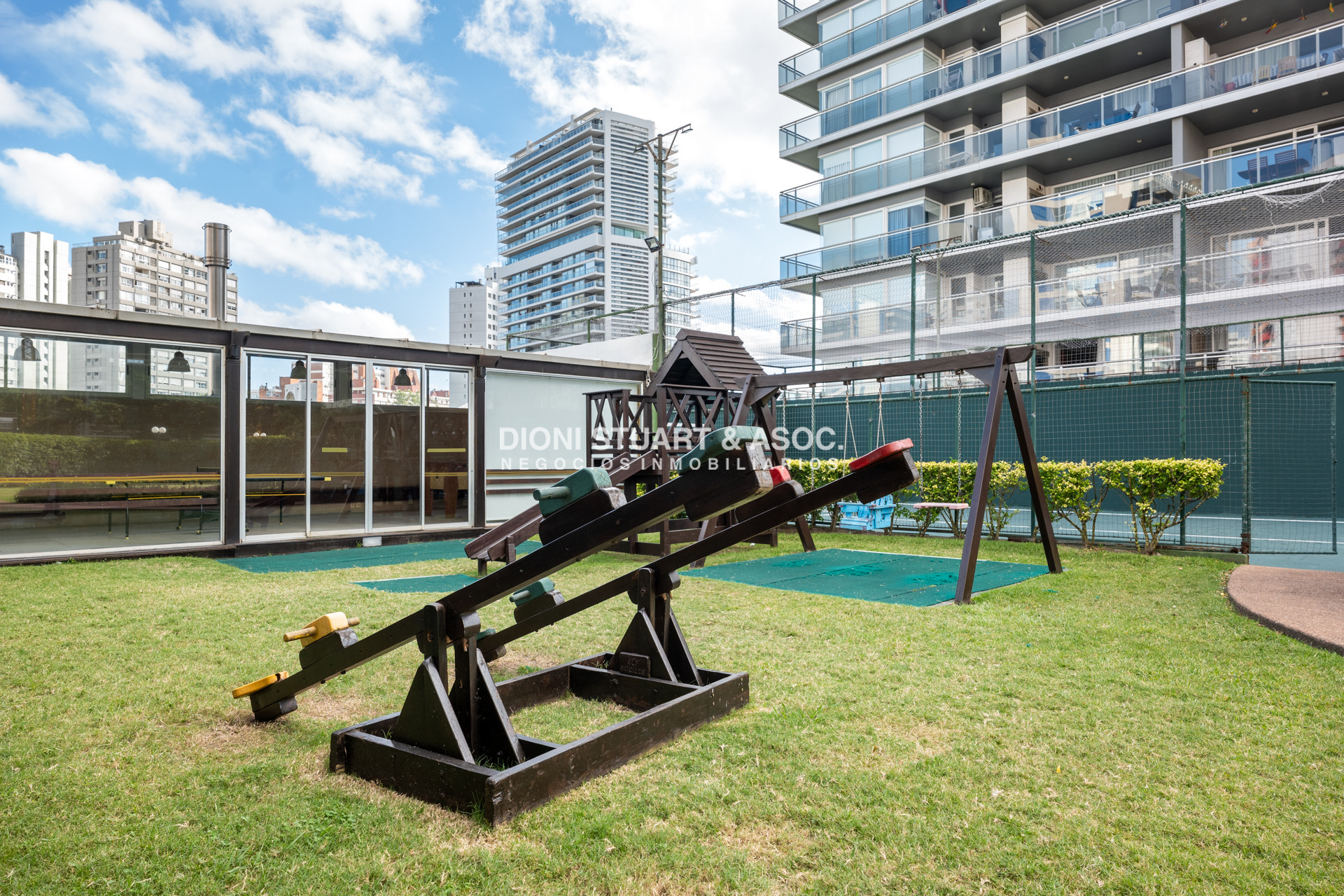Apartamento ID.909 - DEPARTAMENTO EN VENTA DE 2 DORMITORIOS Y MEDIO - EDIFICIO LONG BEACH - TODOS LOS AMENITIES