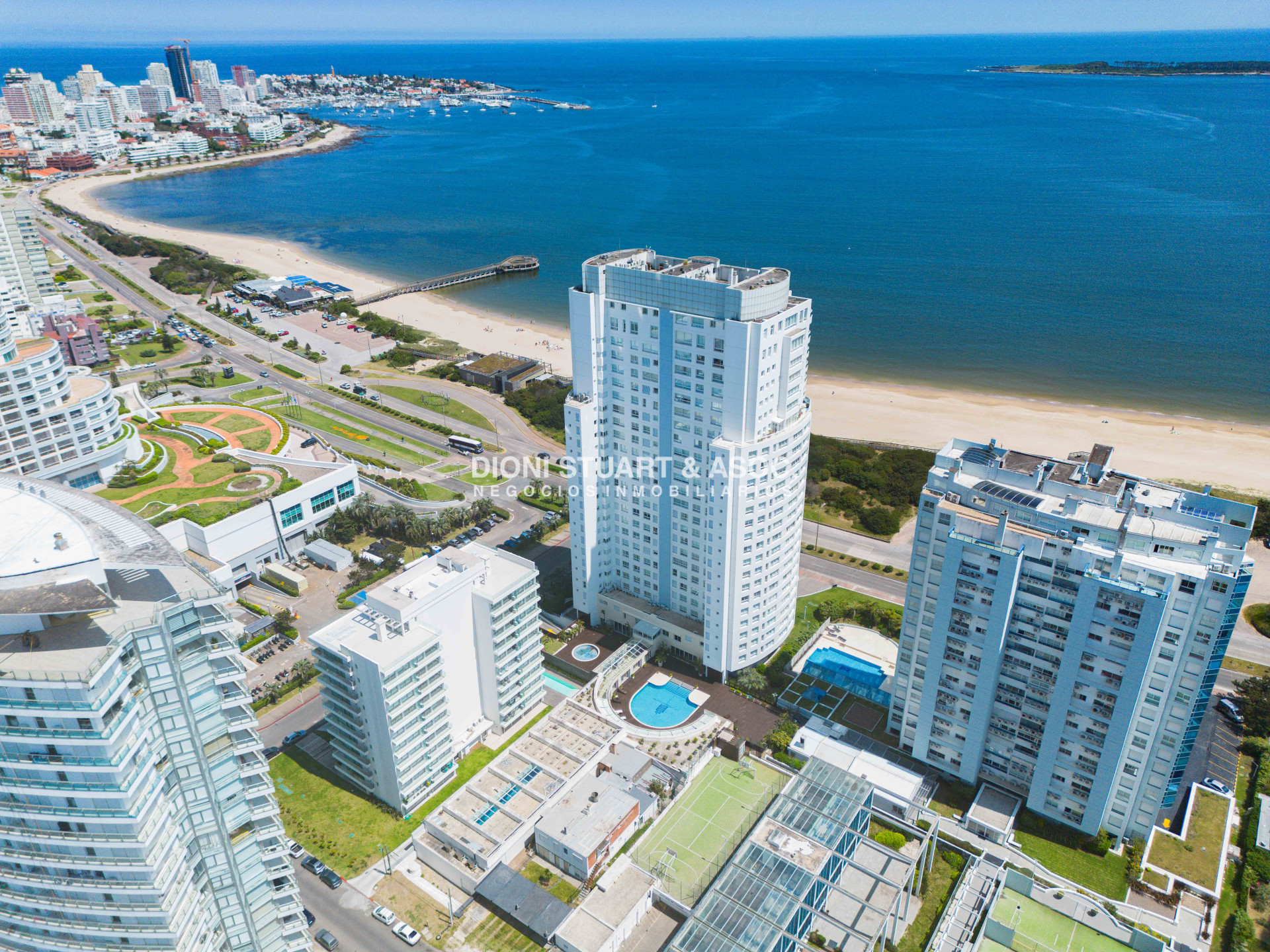 Apartamento ID.949 - DEPARTAMENTO ESQUINERO EN VENTA EN MILLENIUM TOWER PLAYA MANSA - 3 DORMITORIOS EN SUITE + DEPENDENCIA