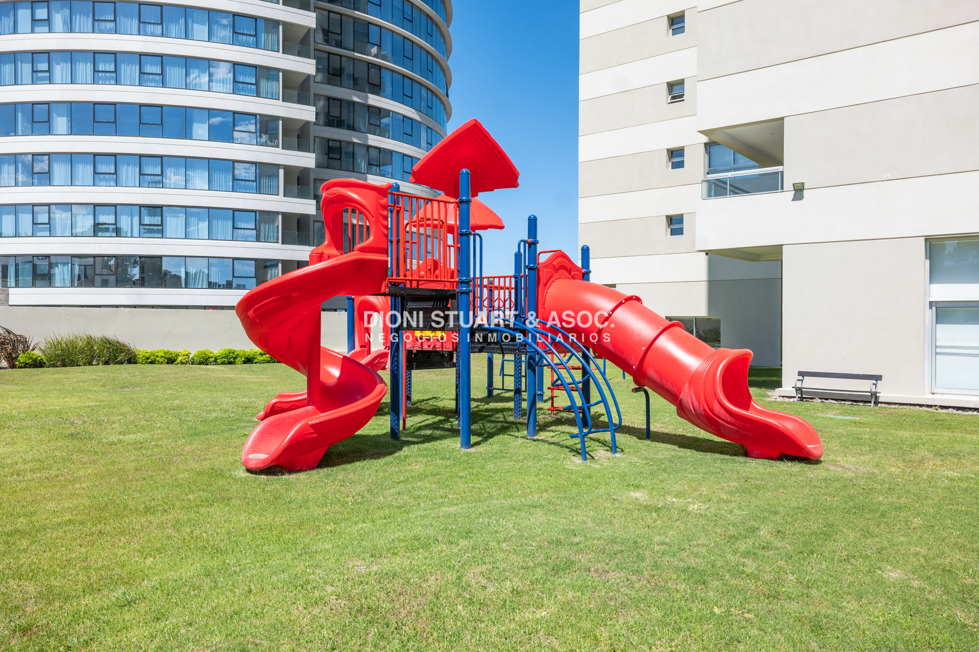 Apartamento ID.839 - Torre Lobos Esquinero - 3 Dorm en suite + Dep.