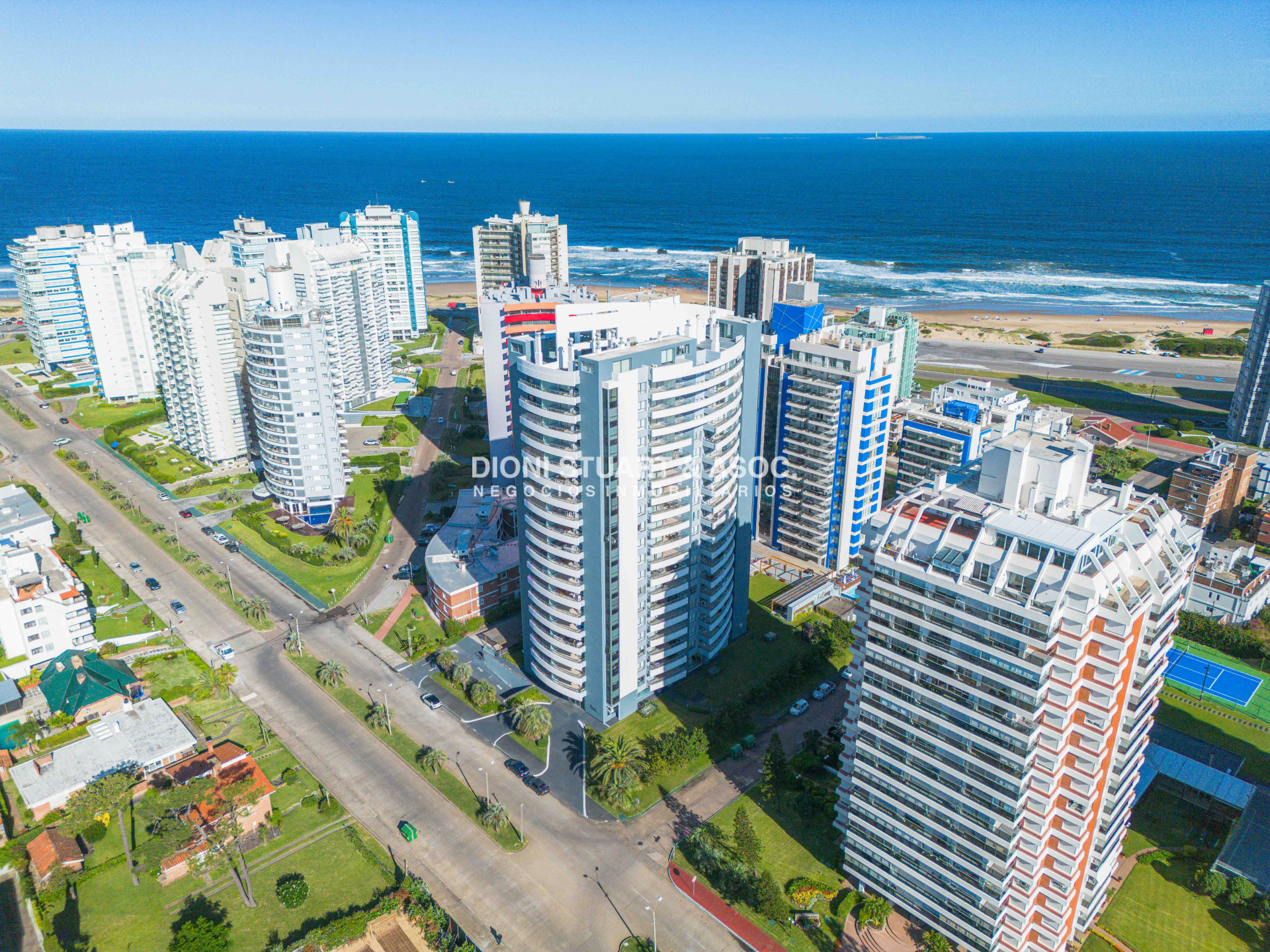 Apartamento ID.601 - Forest Tower 2 - Piso Alto - 3 Dorm