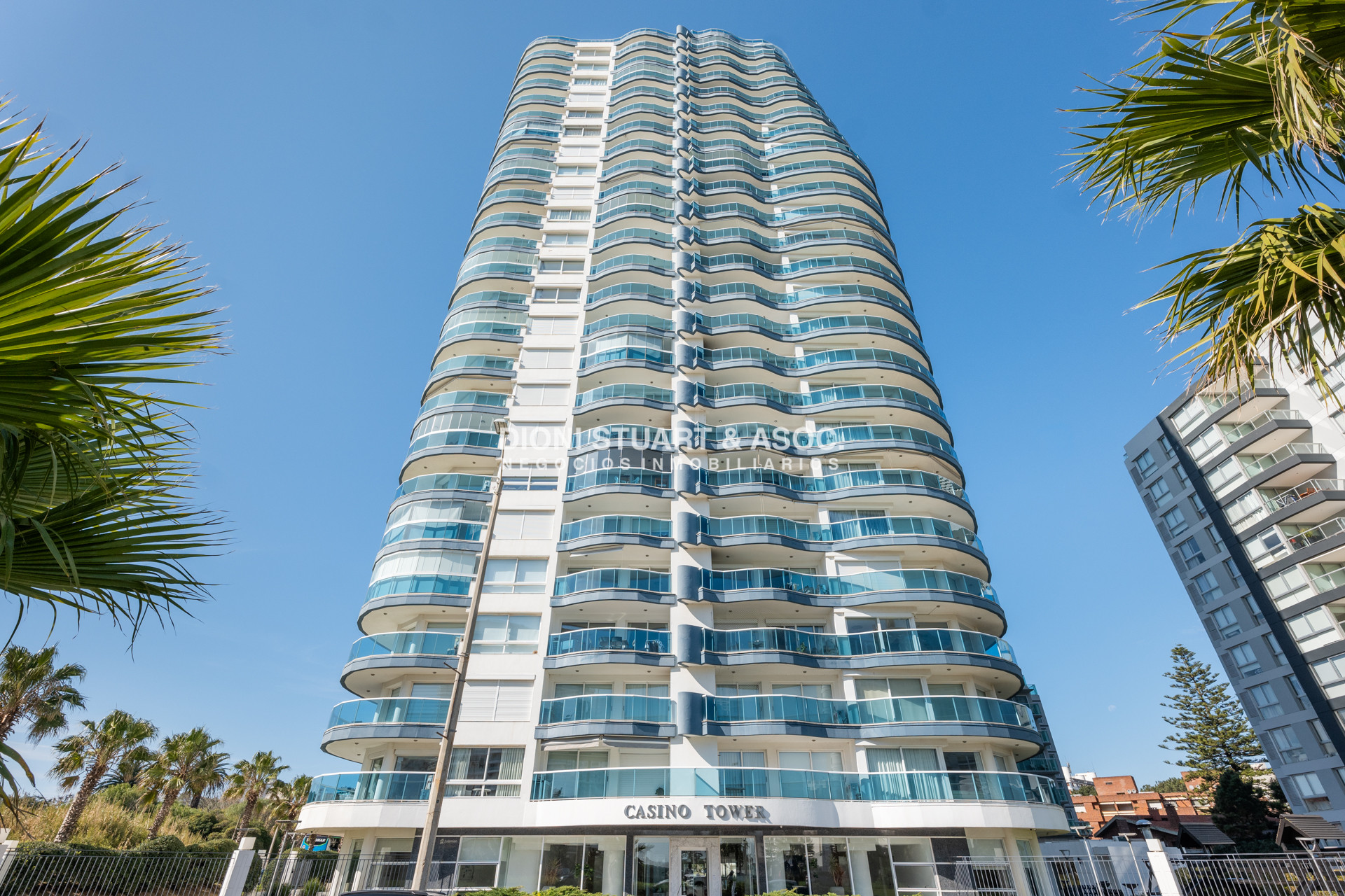 Apartamento ID.739 - DEPARTAMENTO EN VENTA EN CASINO TOWER - 2 DORM EN SUITE - TODOS LOS AMENITIES