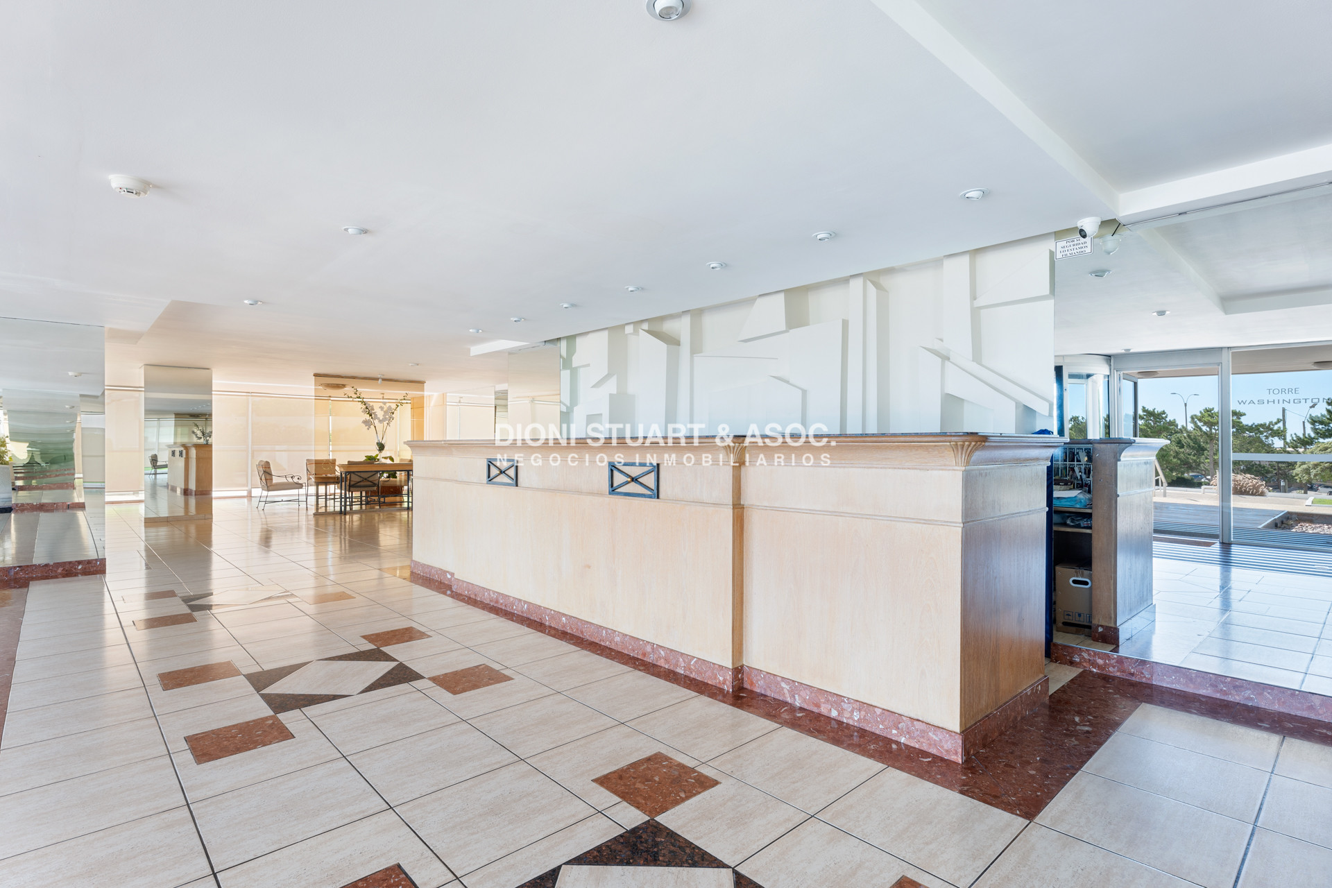 Apartamento ID.407 - Oportunidad - Apartamento en Venta - Primera Linea Mansa - 2 Dormitorios y Medio - Reciclado - Complejo Lincoln Center