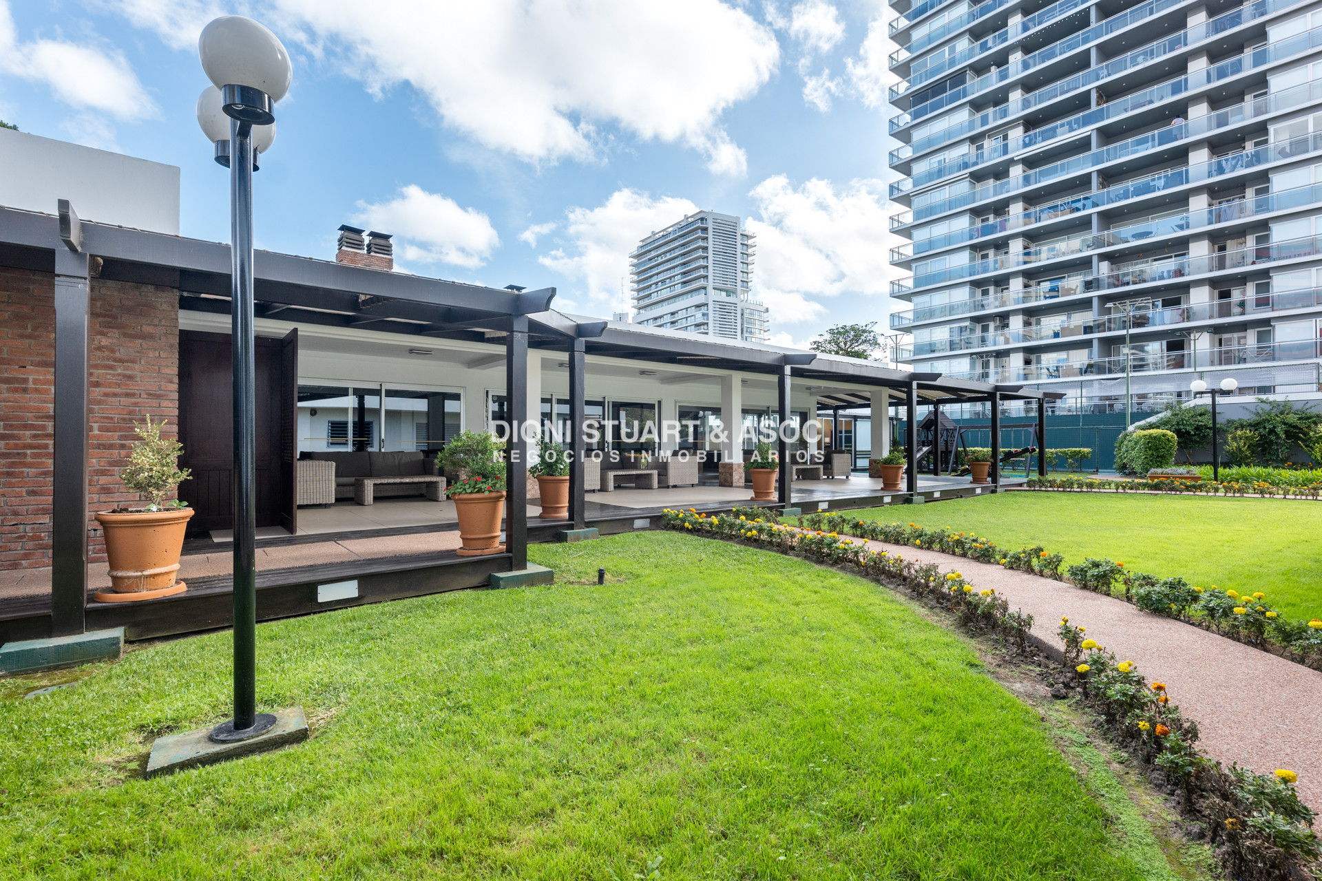 Apartamento ID.909 - DEPARTAMENTO EN VENTA DE 2 DORMITORIOS Y MEDIO - EDIFICIO LONG BEACH - TODOS LOS AMENITIES