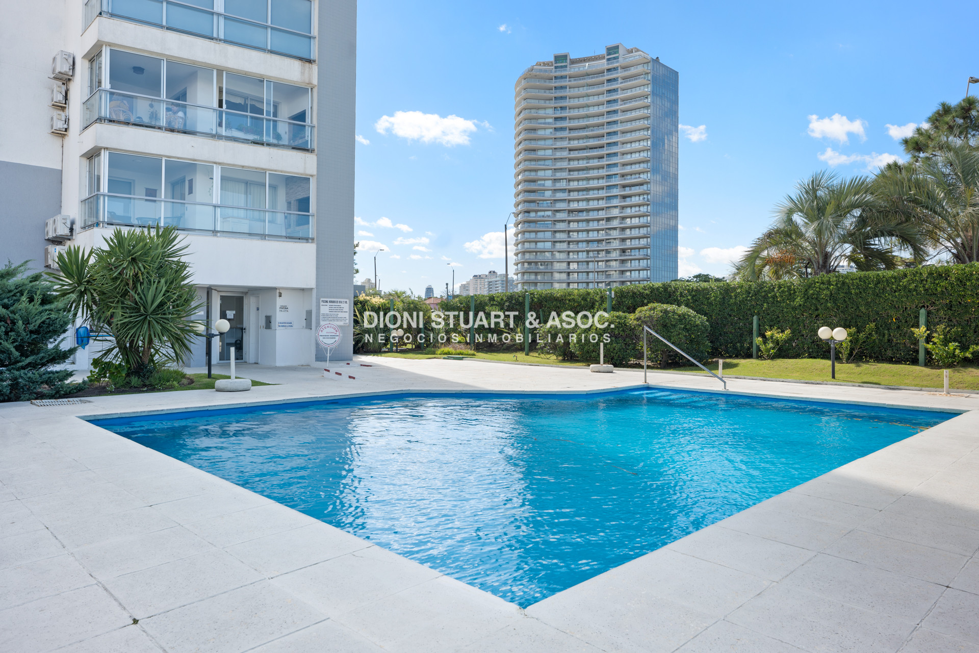 Apartamento ID.940 - DEPARTAMENTO EN VENTA CON PARRILLERO 3 DORMITORIOS RECICLADO - EDIFICIO CAP BRETON - PLAYA MANSA