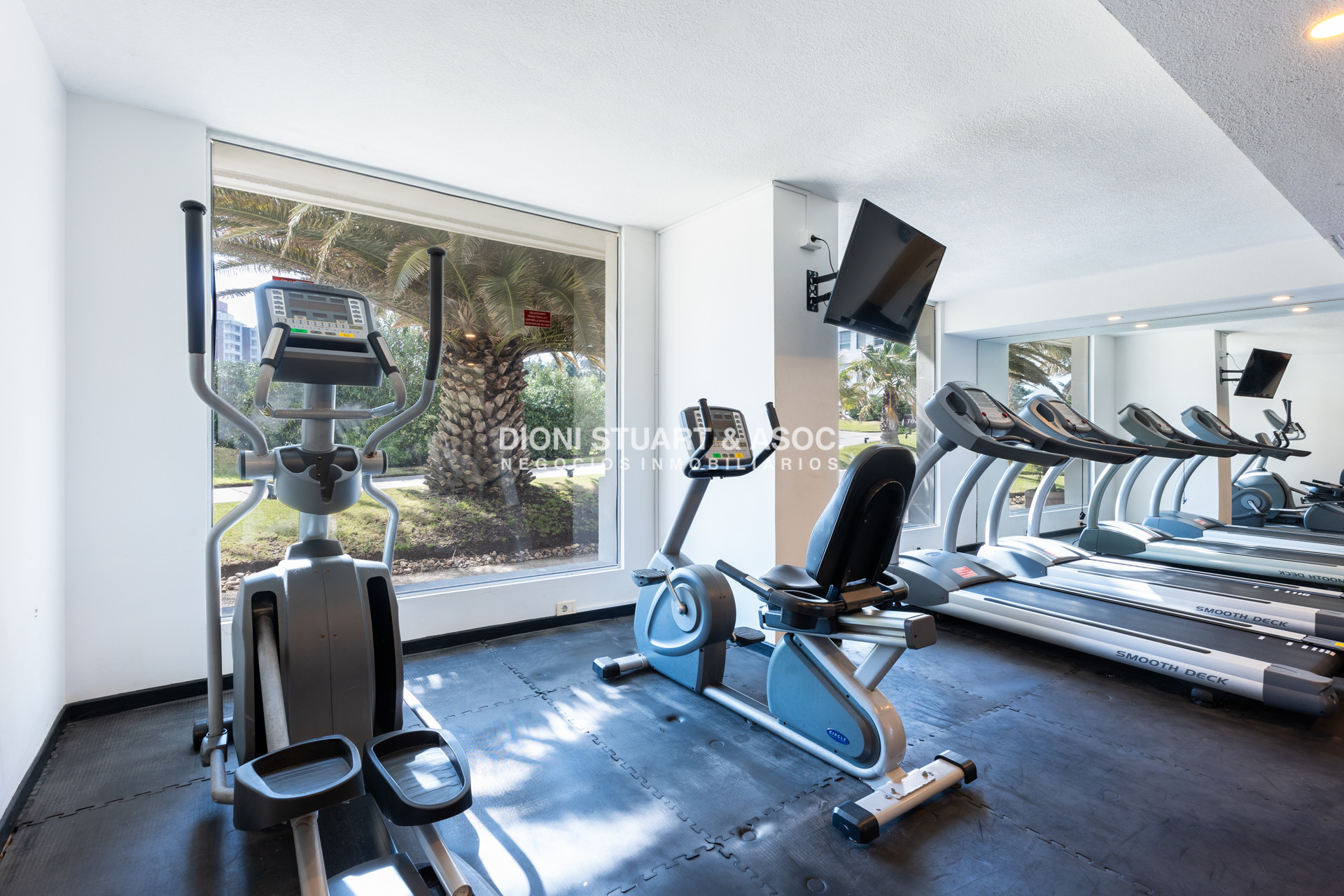 Apartamento ID.399 - Apartamento en Venta en Playa Mansa - Complejo Lincoln Center - Todos Los Amenities - 2 Dorm 