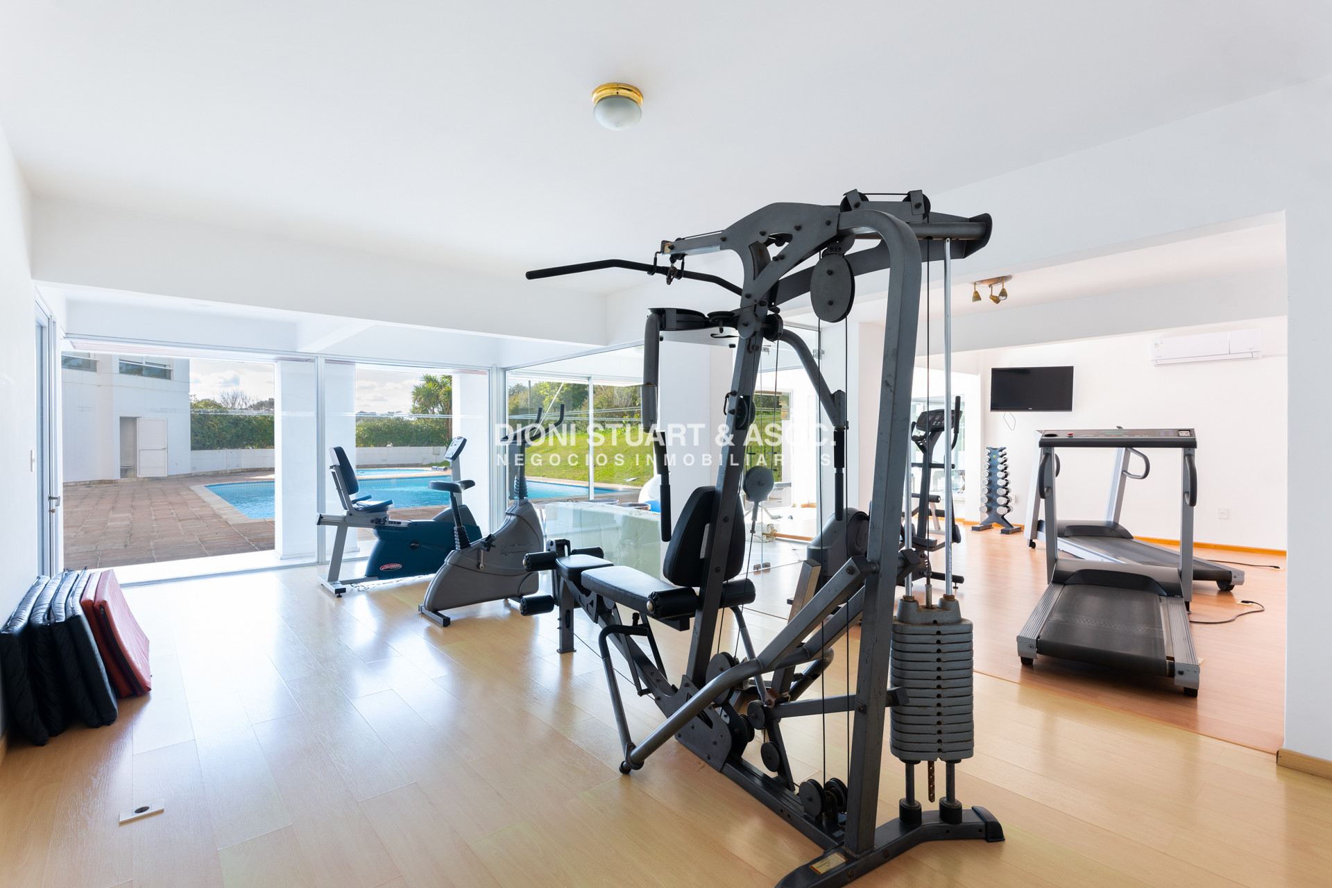 Apartamento ID.760 - DEPARTAMENTO EN VENTA EN PLAYA BRAVA PRIMER LINEA 4 DORMITORIOS EN SUITE - EDIF. AGUAS AZULES