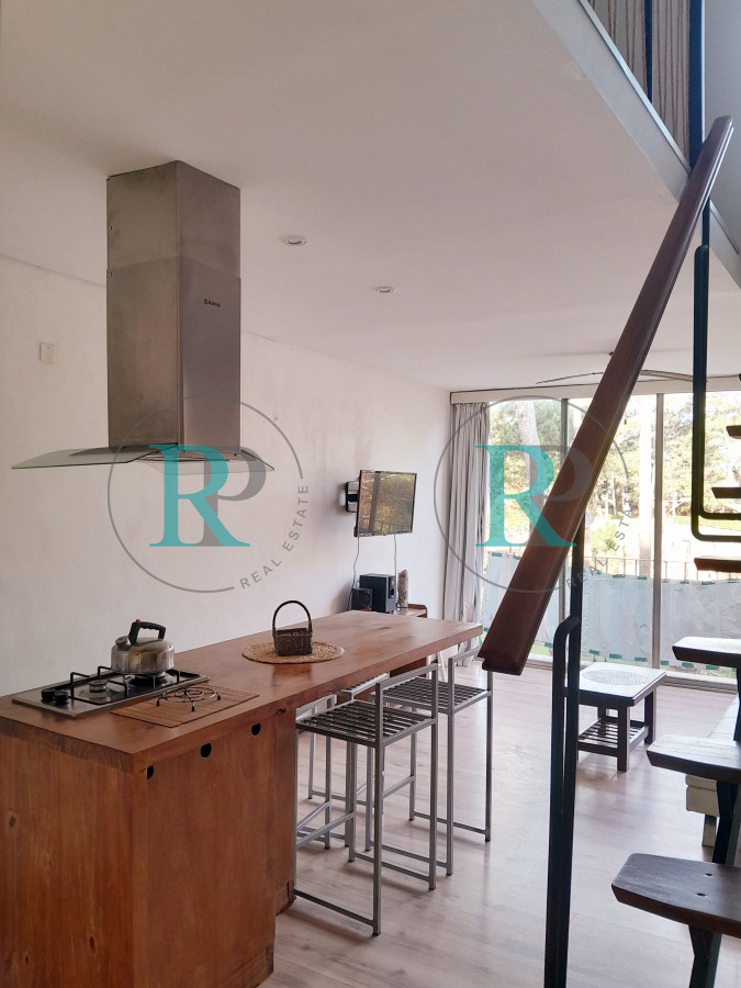 Apartamento ID.2760 - Apartamento en venta de 1 dormitorio y medio. Playa mansa. Punta del Este.