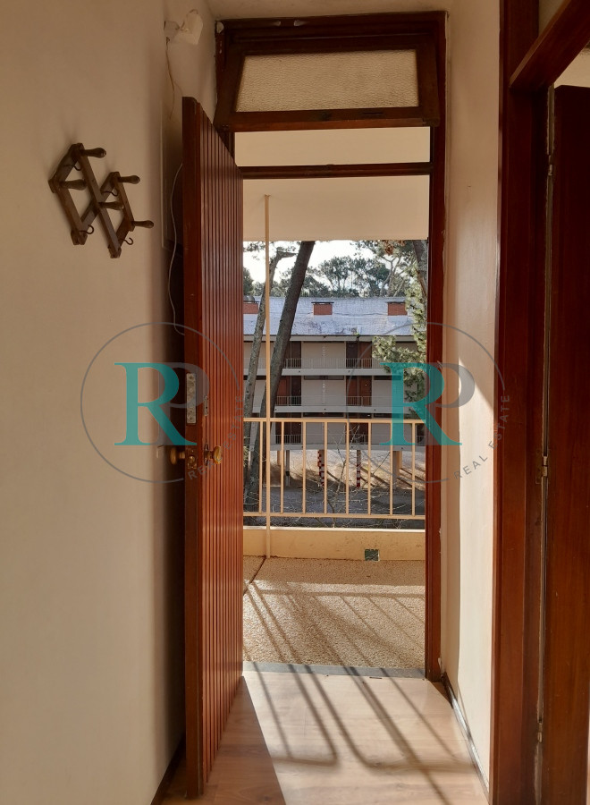 Apartamento ID.2760 - Apartamento en venta de 1 dormitorio y medio. Playa mansa. Punta del Este.