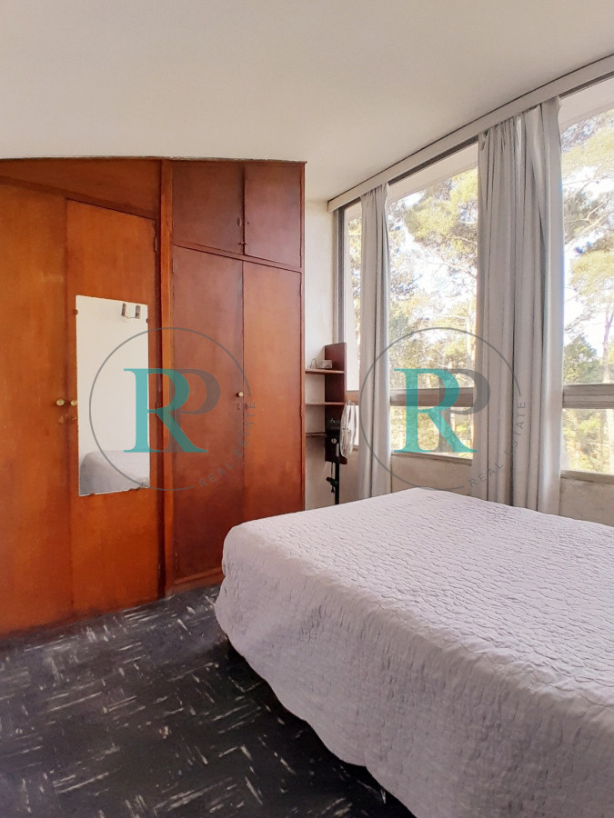 Apartamento ID.2760 - Apartamento en venta de 1 dormitorio y medio. Playa mansa. Punta del Este.