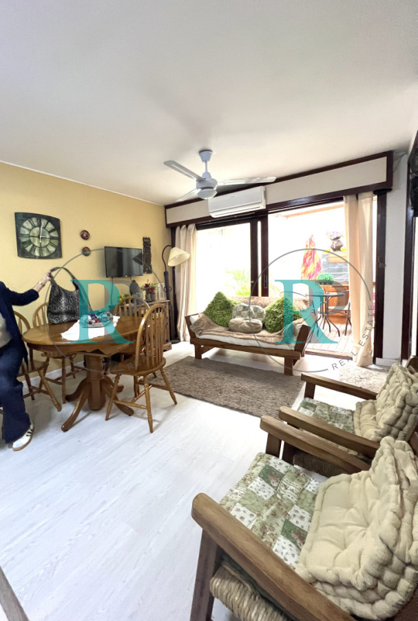 Apartamento ID.2646 - Apartamento en venta, oportunidad en Península, Punta del Este. 