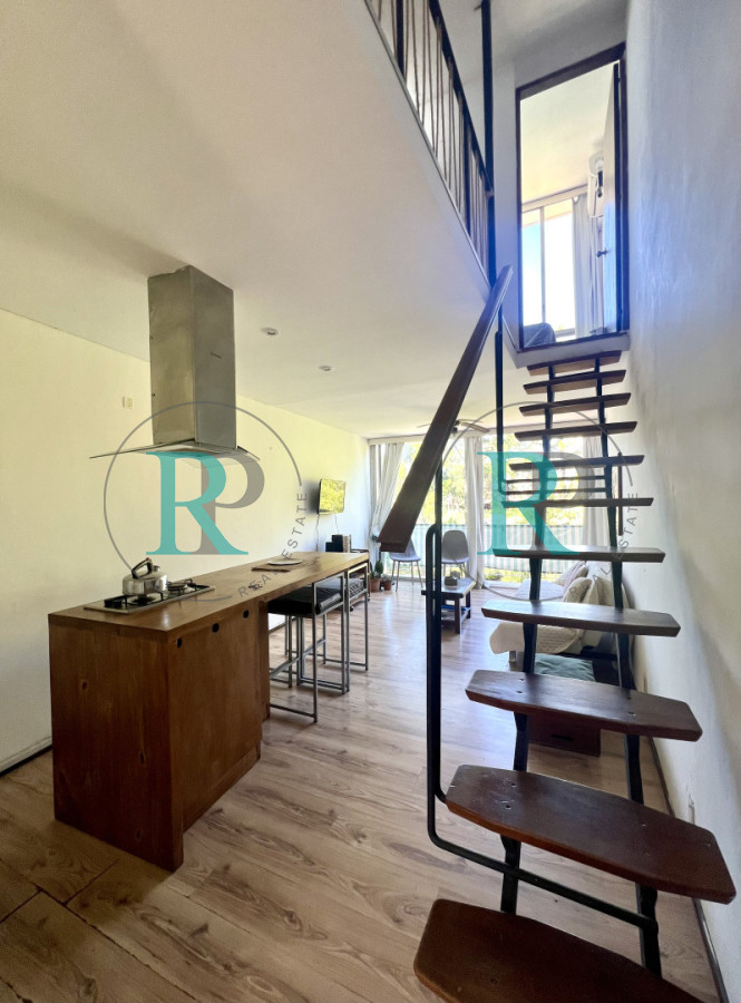 Apartamento ID.2760 - Apartamento en venta de 1 dormitorio y medio. Playa mansa. Punta del Este.