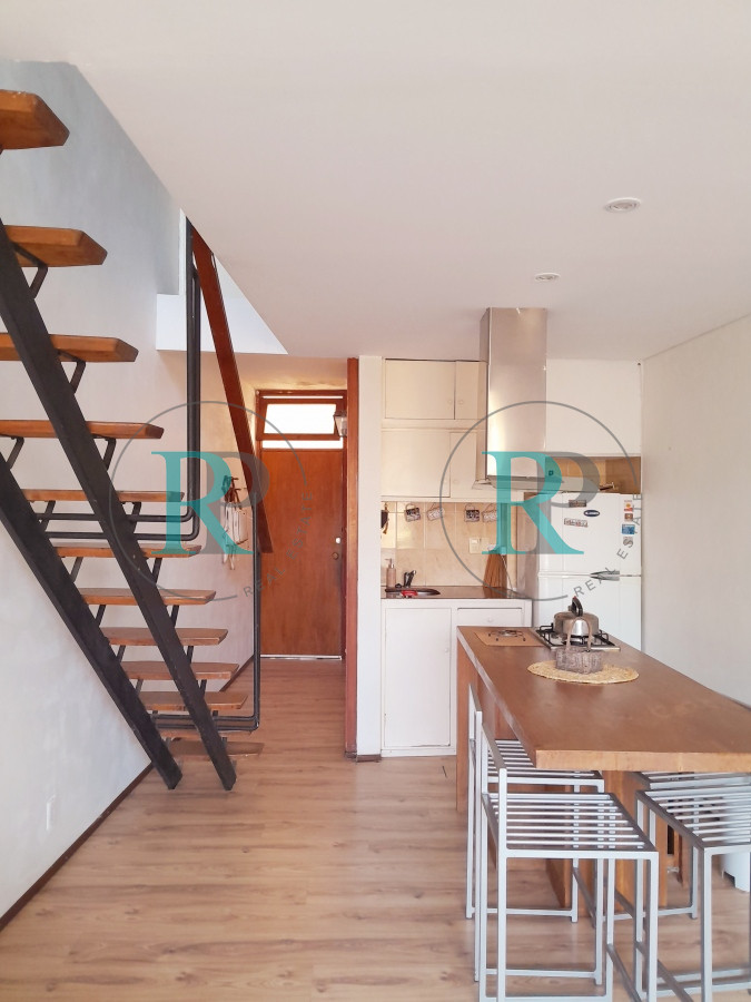 Apartamento ID.2760 - Apartamento en venta de 1 dormitorio y medio. Playa mansa. Punta del Este.