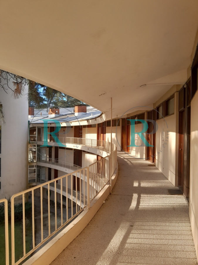 Apartamento ID.2760 - Apartamento en venta de 1 dormitorio y medio. Playa mansa. Punta del Este.