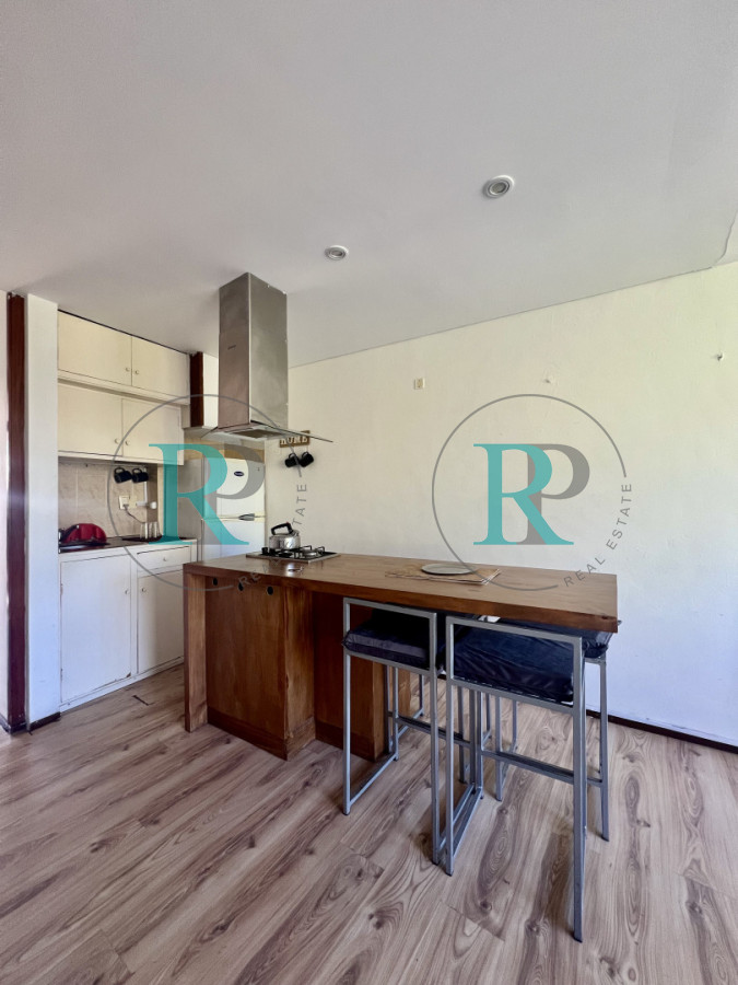 Apartamento ID.2760 - Apartamento en venta de 1 dormitorio y medio. Playa mansa. Punta del Este.