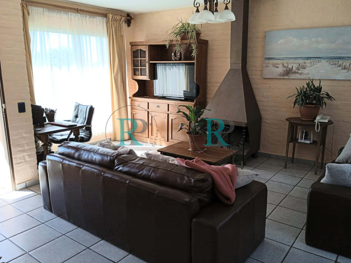 Casa ID.2200 - Casa de 3 dormitorios en venta, en Punta Ballena 