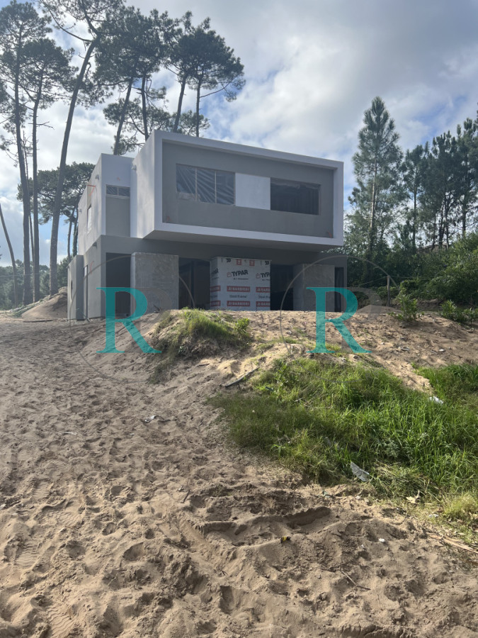 Casa ID.2602 - Casa a estrenar de 3 dormitorios en Pinares. Punta del Este 