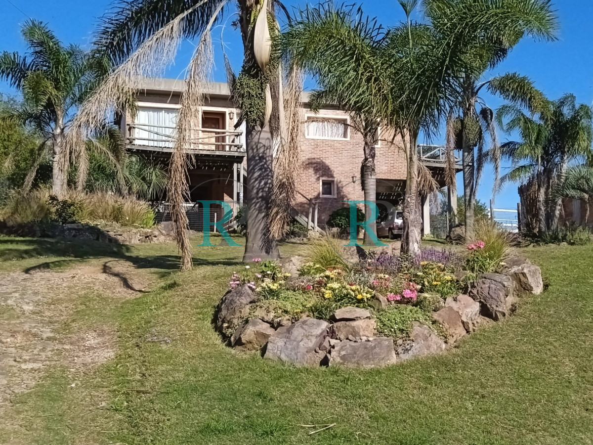 Casa ID.2200 - Casa de 3 dormitorios en venta, en Punta Ballena 