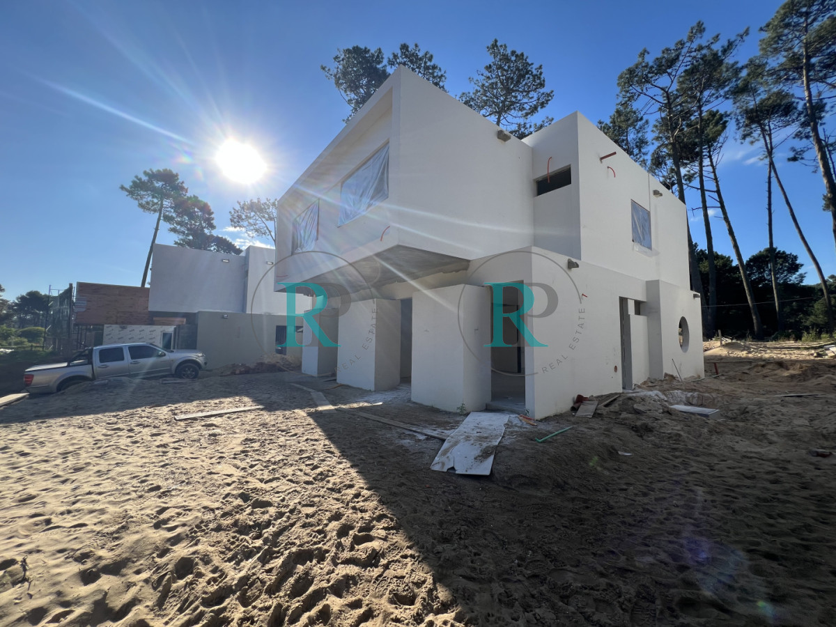 Casa ID.2602 - Casa a estrenar de 3 dormitorios en Pinares. Punta del Este 