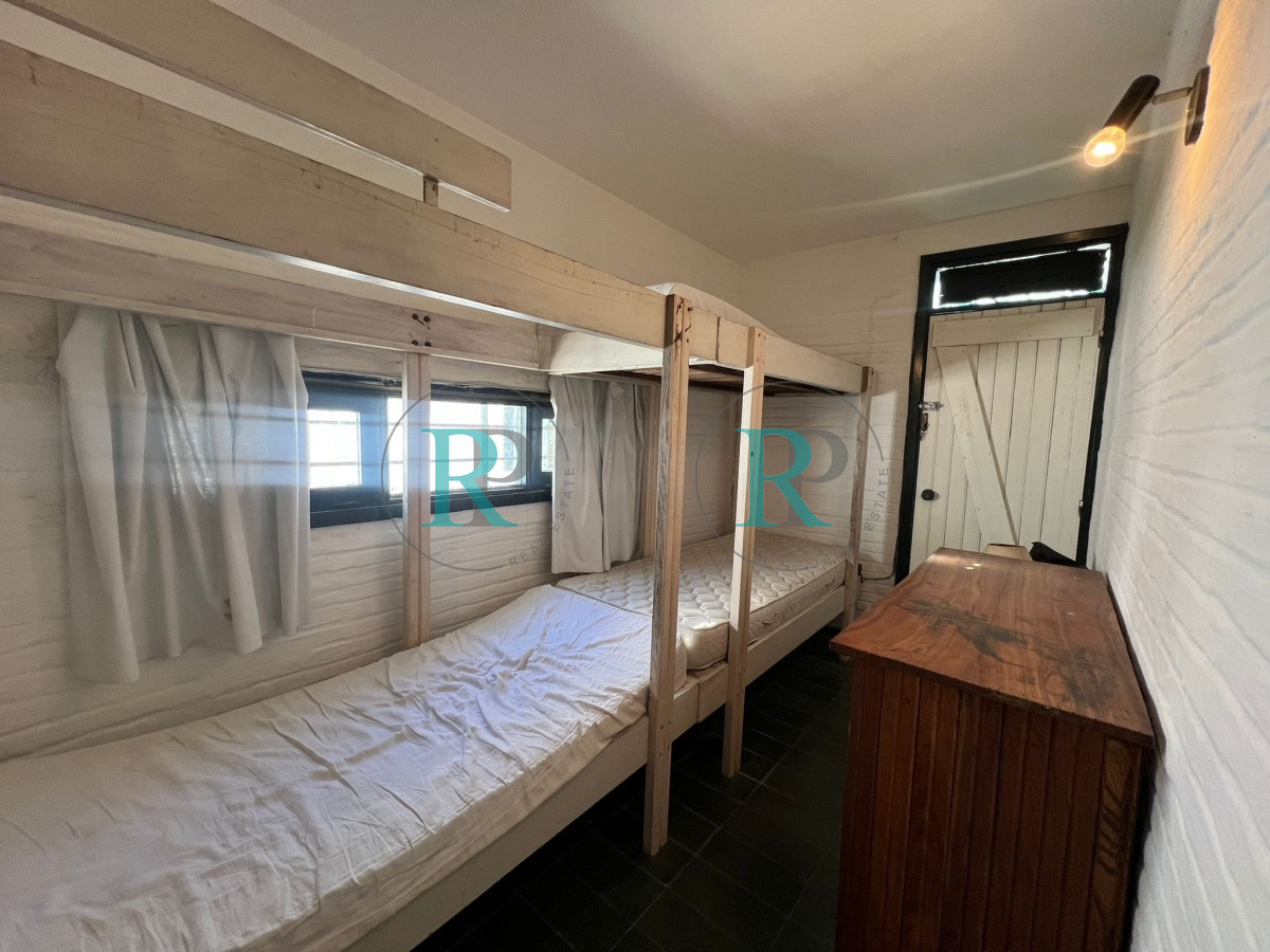Casa ID.2539 - Se vende casa, en excelente ubicación.