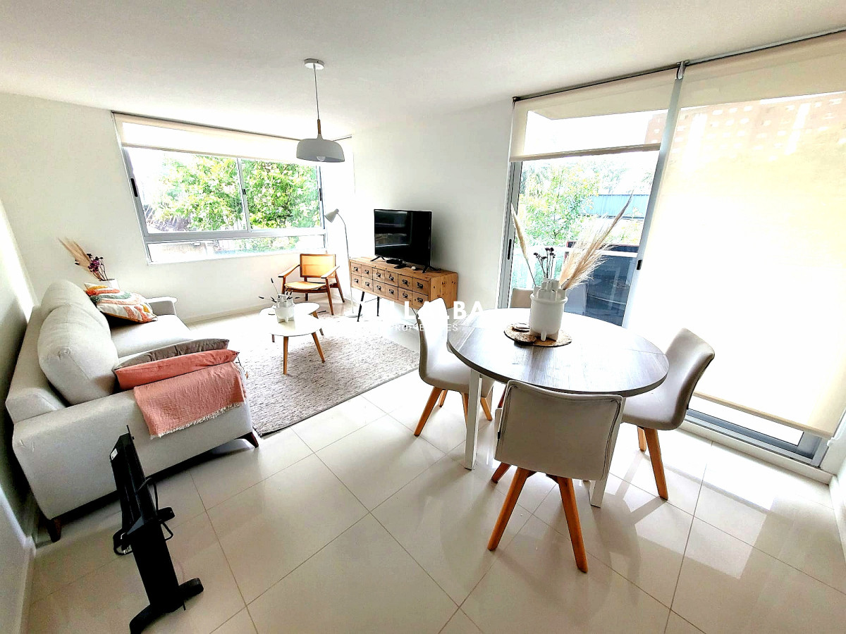 Apartamento ID.4014 - Amplio apartamento de 3 dormitorios y 2 baños, ideal para vivir todo el año o para renta.