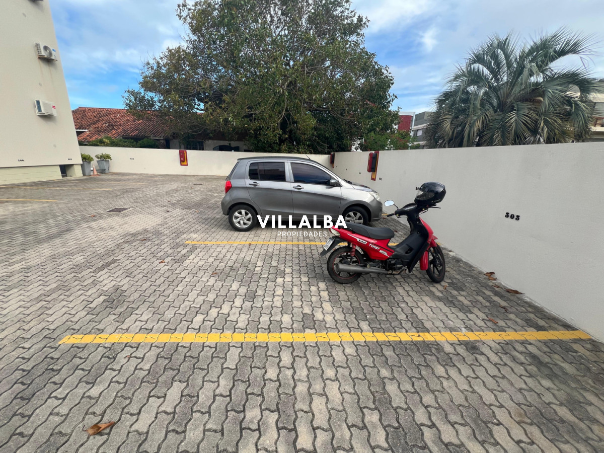 Apartamento ID.3904 - Exclusivo apartamento de 2 dormitorios con parrillero propio. Punta del Este. 