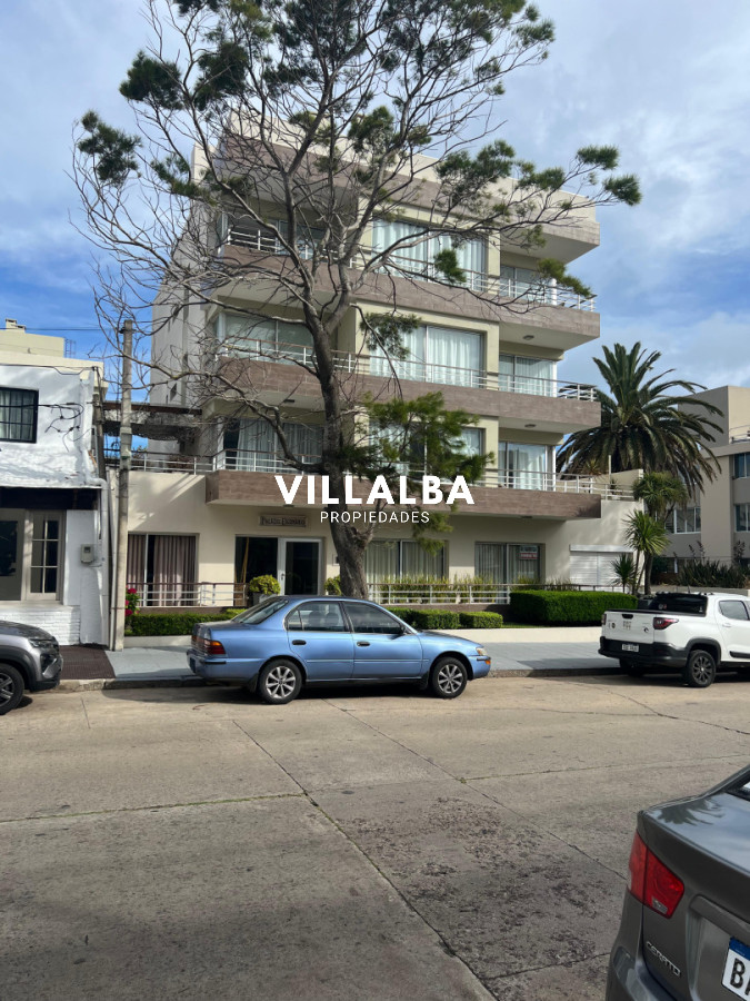 Apartamento ID.3904 - Exclusivo apartamento de 2 dormitorios con parrillero propio. Punta del Este. 