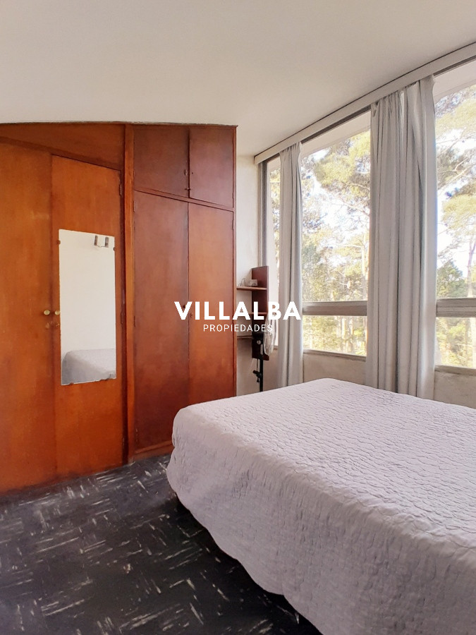 Apartamento ID.4484 - Apartamento en venta de 1 dormitorio y medio. Playa mansa. Punta del Este.