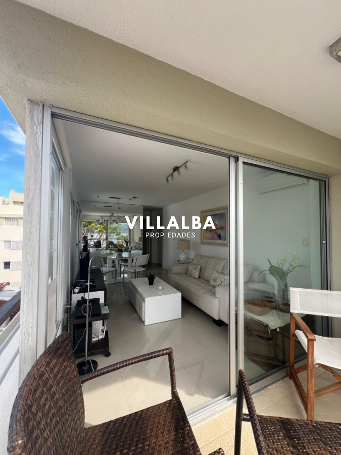 Apartamento ID.3904 - Exclusivo apartamento de 2 dormitorios con parrillero propio. Punta del Este. 