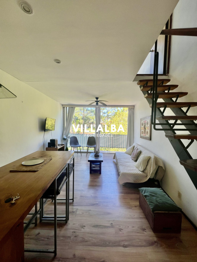 Apartamento ID.4484 - Apartamento en venta de 1 dormitorio y medio. Playa mansa. Punta del Este.