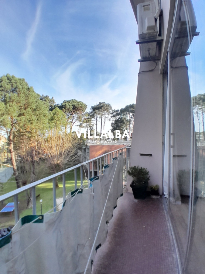 Apartamento ID.4484 - Apartamento en venta de 1 dormitorio y medio. Playa mansa. Punta del Este.