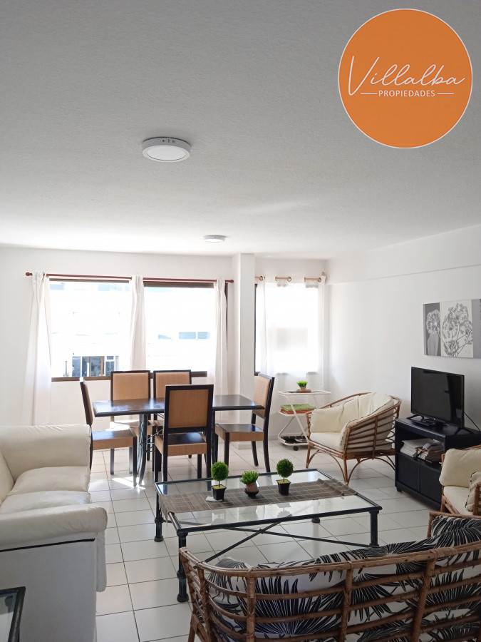 Apartamento ID.3489 - Oportunidad, apartamento en venta de 3 amplios dormitorios con garaje, en Punta del Este. 