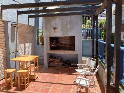 Apartamento con parrillero propio, 3 dormitorios. Punta del Este 