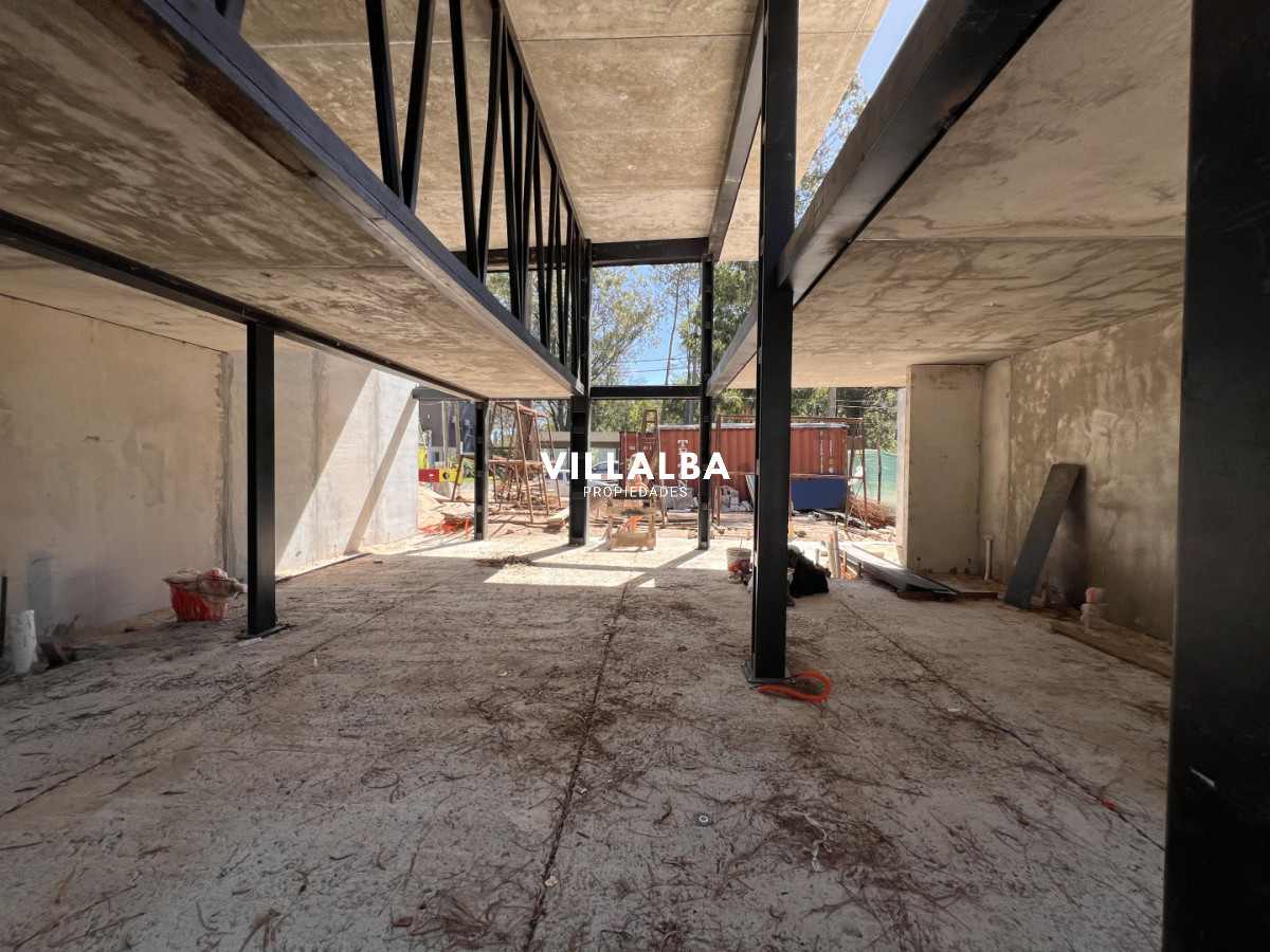 Casa ID.3997 - Casa en venta en Solanas Country, construcción de hormigón armado, con piscina. 