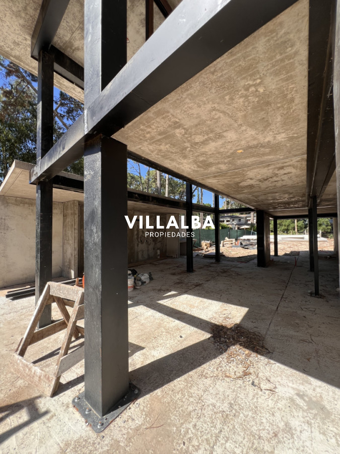 Casa ID.3997 - Casa en venta en Solanas Country, construcción de hormigón armado, con piscina. 