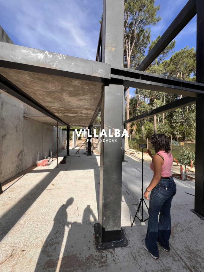 Casa ID.3997 - Casa en venta en Solanas Country, construcción de hormigón armado, con piscina. 