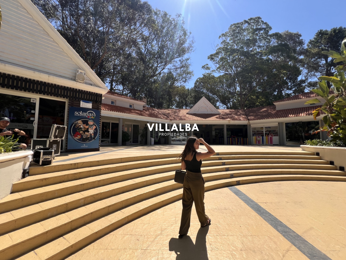 Casa ID.3997 - Casa en venta en Solanas Country, construcción de hormigón armado, con piscina. 