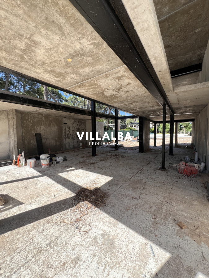 Casa ID.3997 - Casa en venta en Solanas Country, construcción de hormigón armado, con piscina. 