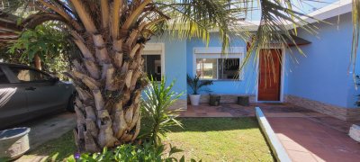 Casa de 3 dormitorios con piscina, en Pinares. Lista para ingresar!